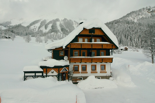 Haus Bergsicht im Winter.